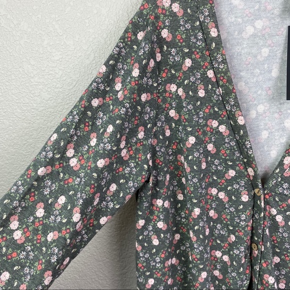 Agnes & Dora Gray Rose Floral Essential Cardigan - Picture 3 of 9